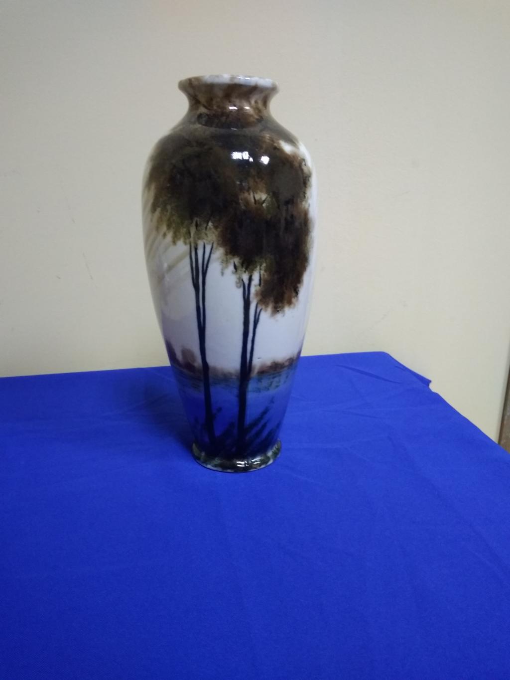 Ваза. Артель Путь Ленина живопись по фарфору.