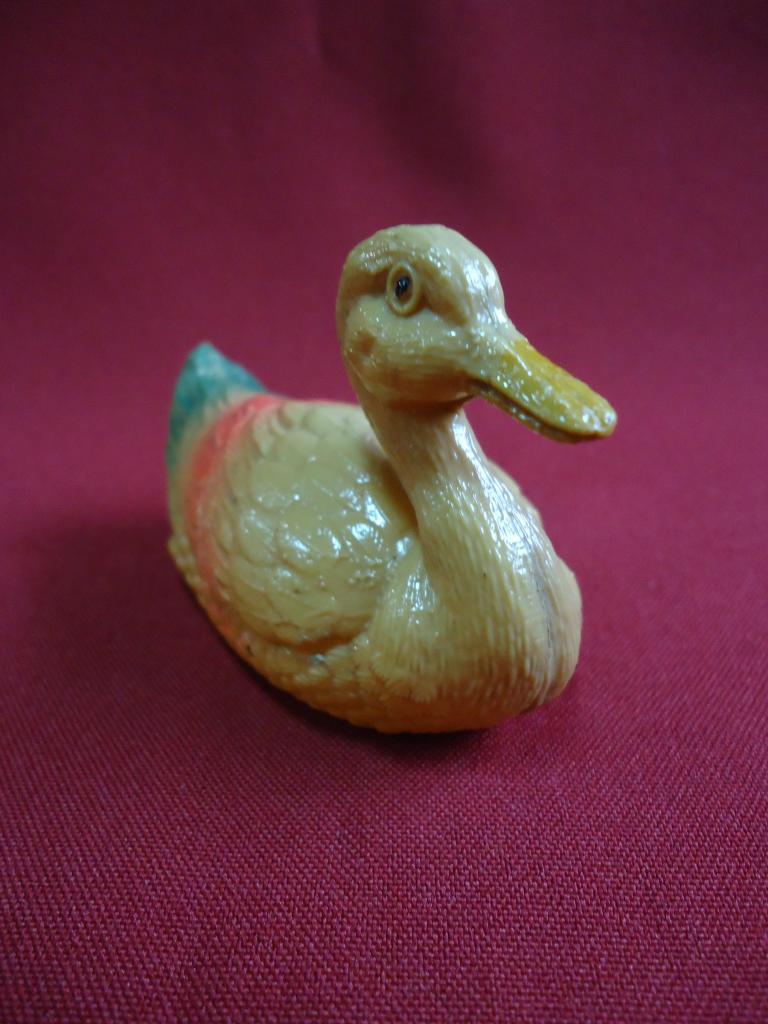 Дохлая утка игрушка